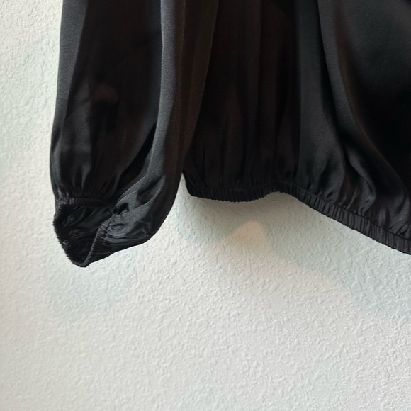 Express Black Off-Shoulder Blouse size XL - Picture 3 of 6
